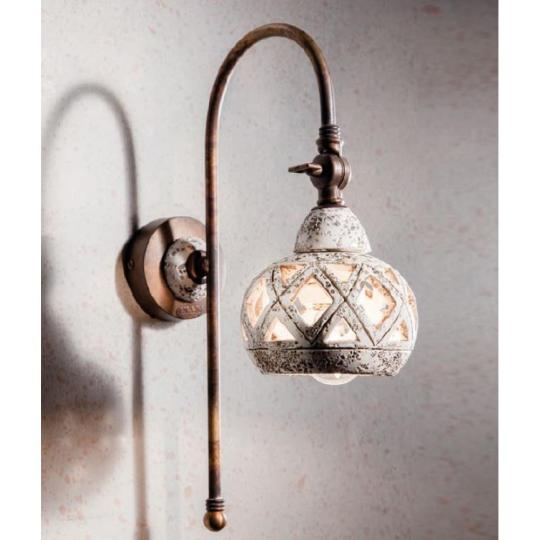 keramicka perforovana tienidla provincny mediteransky lampa nastenna lampa country styl mosadz biela rustikalna obyvacia stena spalna fasada dizajn taliansky toskansky imas.jpg